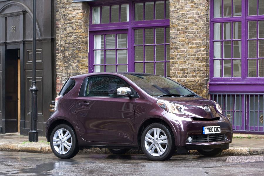  Toyota iQ 2011 года  (фото 2 из 7)